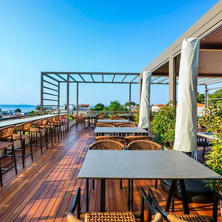 Vozina Apartmanhotel *