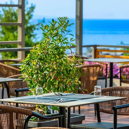 Vozina Apartmanhotel *