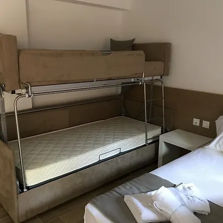 Vozina Aparthotel 3*