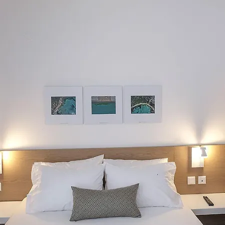 Vozina Aparthotel 3*