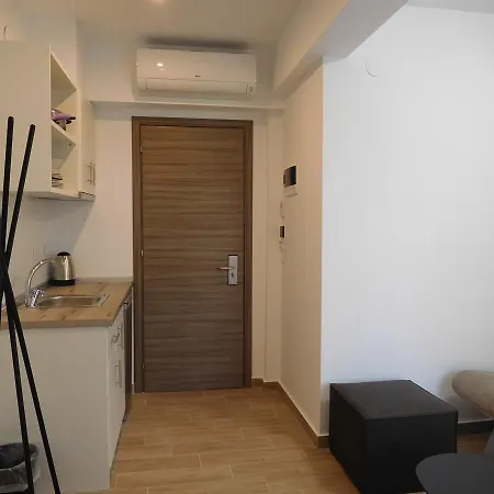 Vozina Aparthotel *